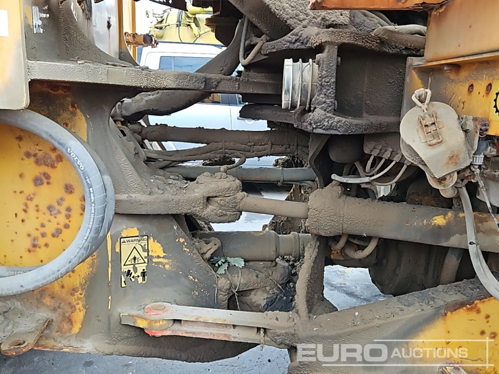 Utovarivač točkaš Volvo L150E: slika 25