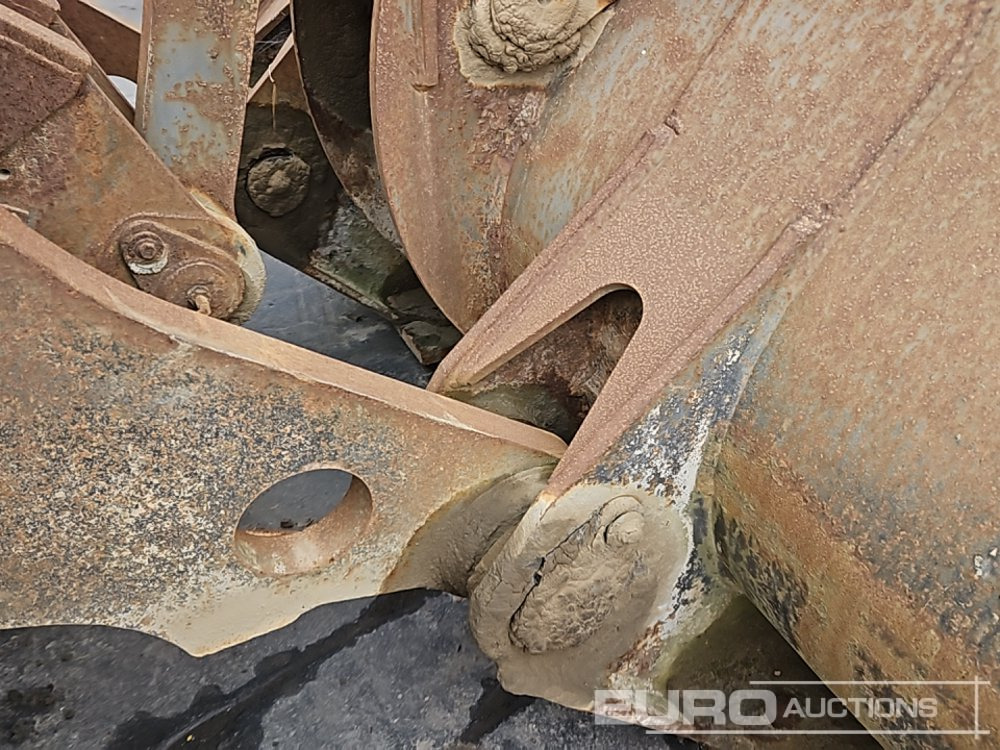 Utovarivač točkaš Volvo L150E: slika 34