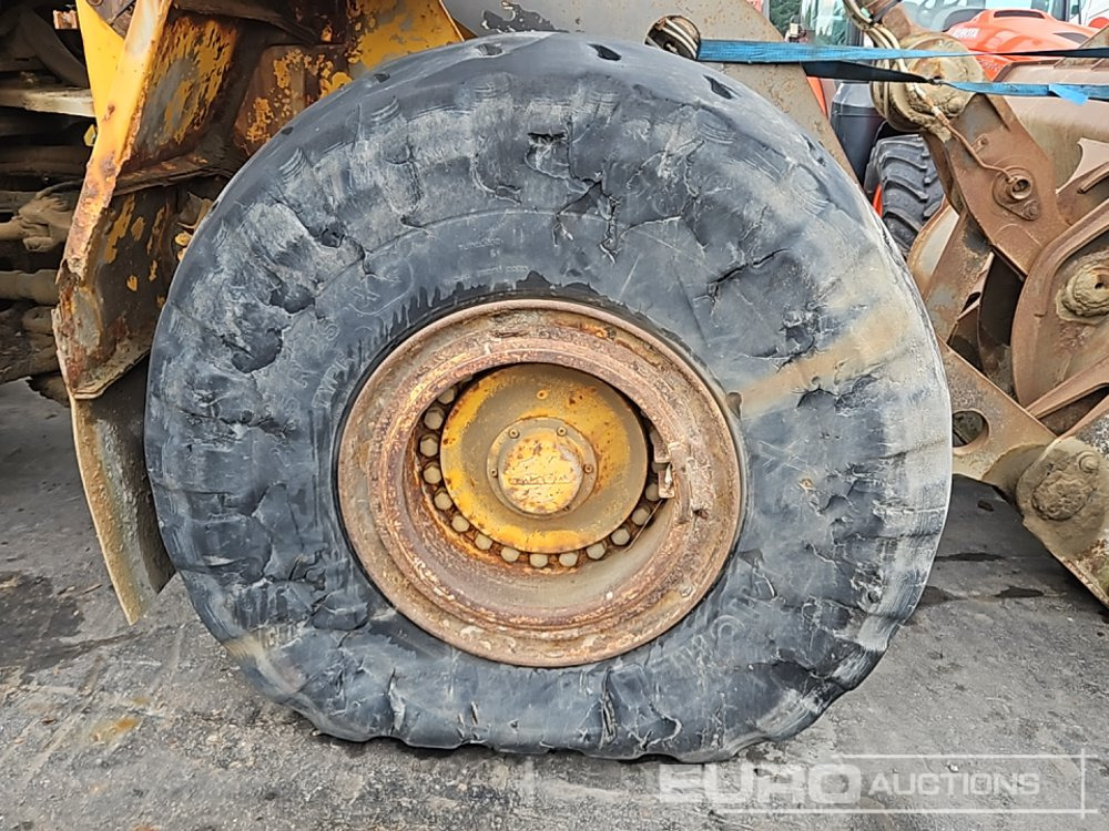 Utovarivač točkaš Volvo L150E: slika 16