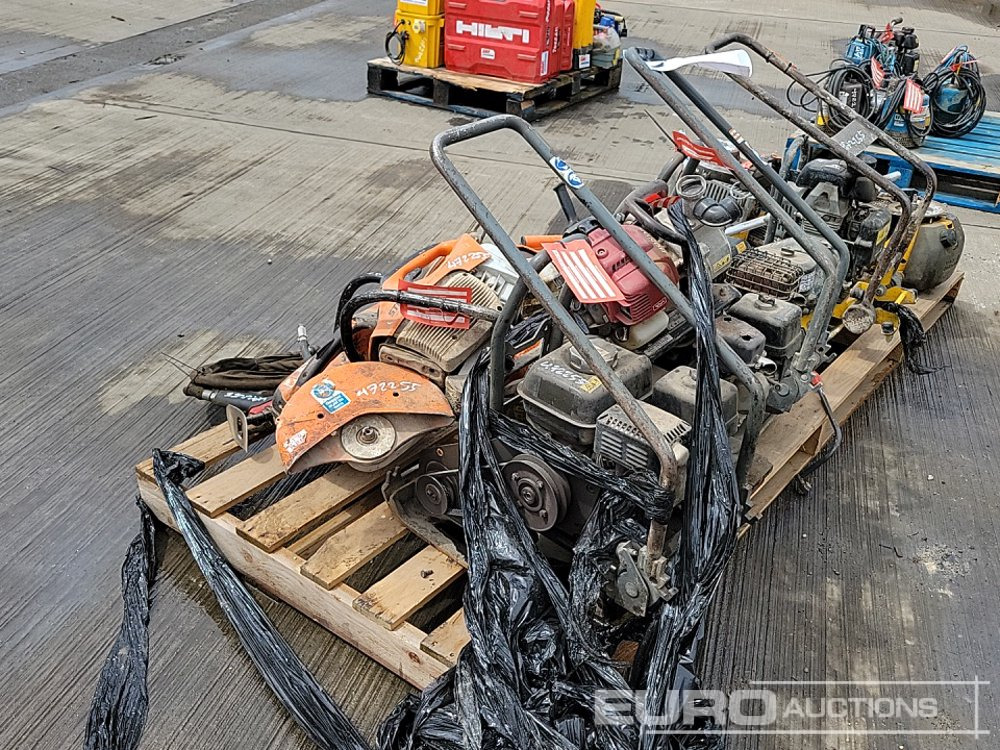 Wacker Neuson Petrol Compaction Plate (4 of, Spares), Handheld Breaker (2 of), Stihl Petrol Quick Cut Saw (2 of, Spares), Strimmer (Spares), Battery Charger, Pneumatic Handheld Breaker (3 of), Poker U - Mašina za asfalt: slika 3 Wacker Neuson Petrol Compaction Plate (4 of, Spares), Handheld Breaker (2 of), Stihl Petrol Quick Cut Saw (2 of, Spares), Strimmer (Spares), Battery Charger, Pneumatic Handheld Breaker (3 of), Poker U - Mašina za asfalt: slika 3