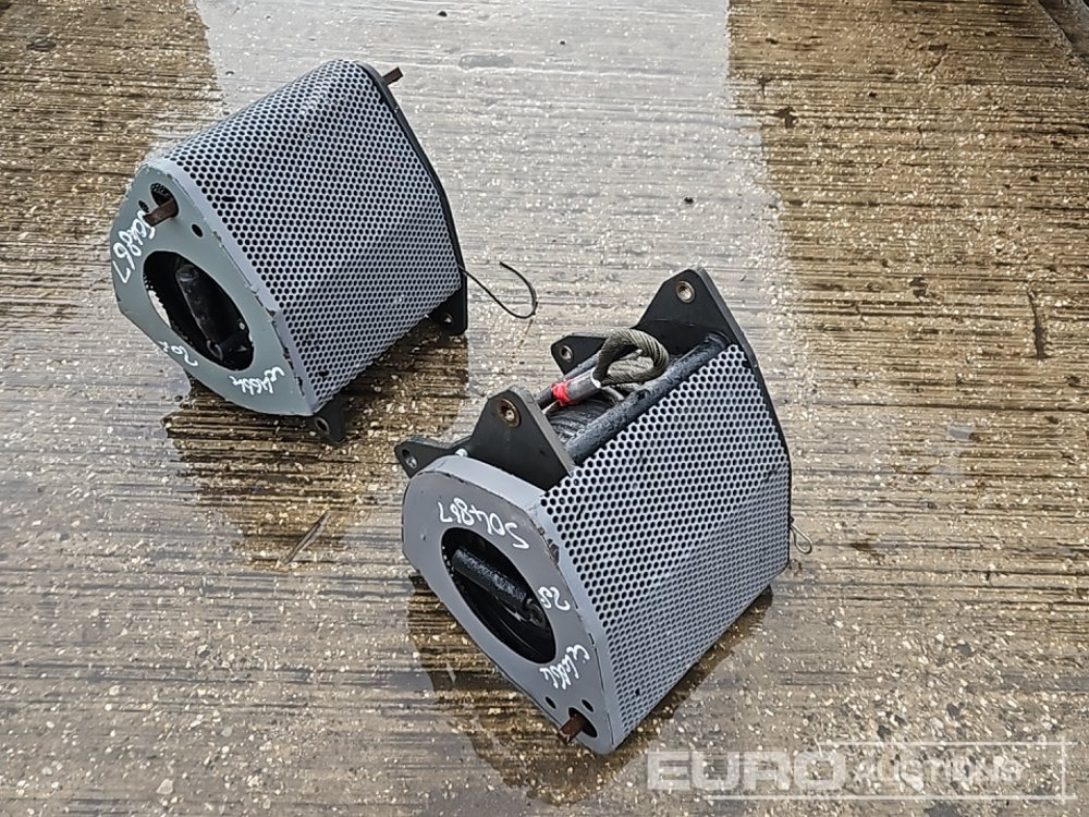 Winch (2 of) - Vitlo: slika 1 Winch (2 of) - Vitlo: slika 1