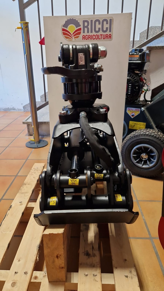 Pinza forestale Agriforest GMR1050 - Kuka: slika 2 Pinza forestale Agriforest GMR1050 - Kuka: slika 2