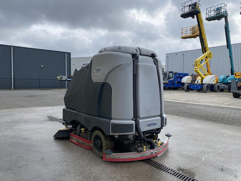 Nilfisk SC6500 1100C, Veeg- Schrobmachine - Mašina za pranje podova: slika 4 Nilfisk SC6500 1100C, Veeg- Schrobmachine - Mašina za pranje podova: slika 4