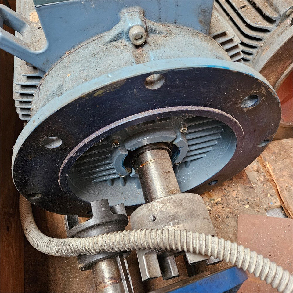 ABB MT80A19F100-2 / M3AA180MLB4 - Mašinska alatka: slika 5 ABB MT80A19F100-2 / M3AA180MLB4 - Mašinska alatka: slika 5