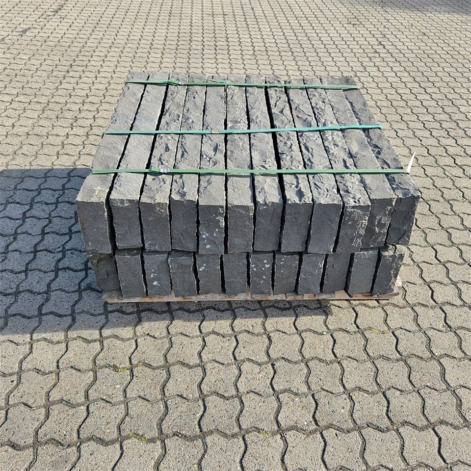 ABC Sort basalt kantsten - Instrument/ Oprema: slika 3 ABC Sort basalt kantsten - Instrument/ Oprema: slika 3