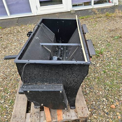 ABC Unknown - Rasipač peska/ Soli: slika 1 ABC Unknown - Rasipač peska/ Soli: slika 1