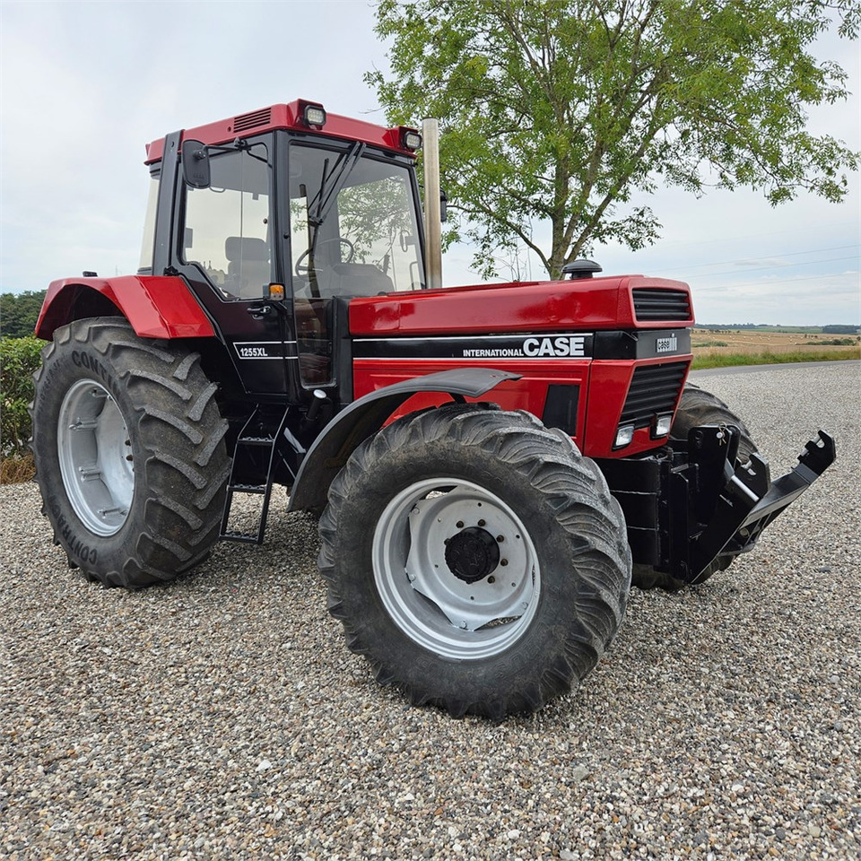 CASE IH 1255XL - Traktor: slika 1 CASE IH 1255XL - Traktor: slika 1