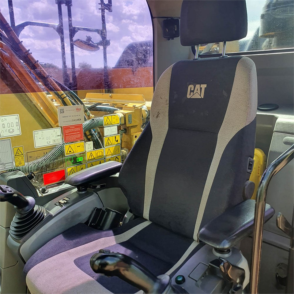 Bager guseničar Caterpillar 323 EL: slika 14