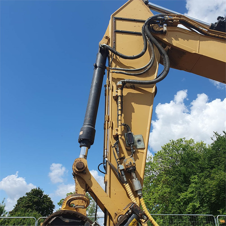 Bager guseničar Caterpillar 323 EL: slika 28