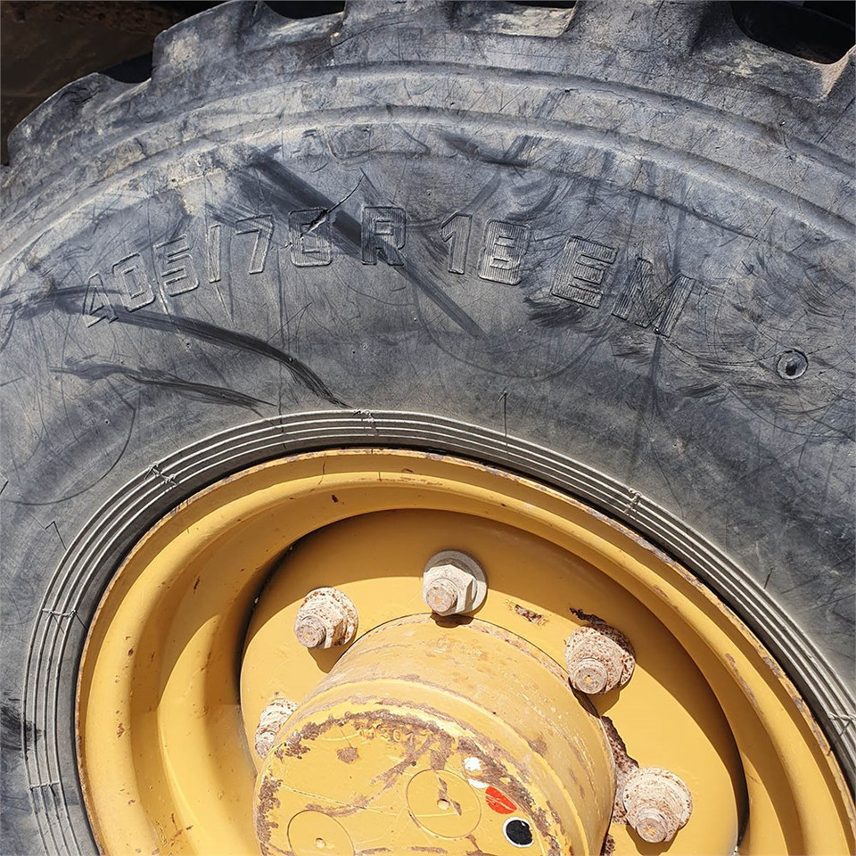 Utovarivač točkaš Caterpillar 906 H2: slika 29
