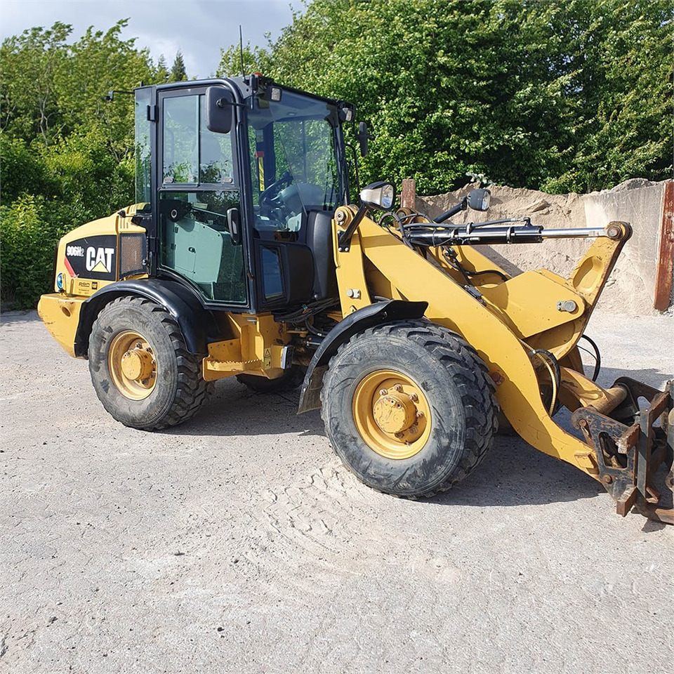 Utovarivač točkaš Caterpillar 906 H2: slika 7
