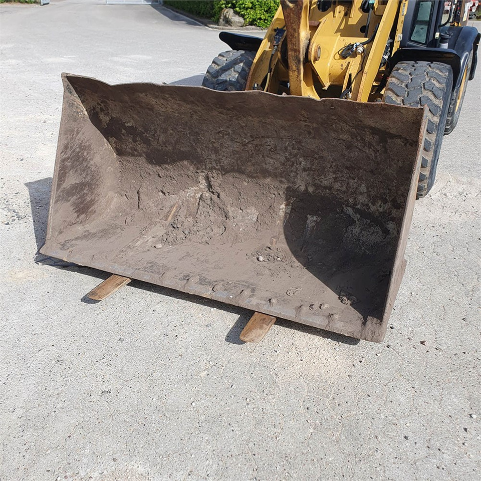 Utovarivač točkaš Caterpillar 906 H2: slika 11