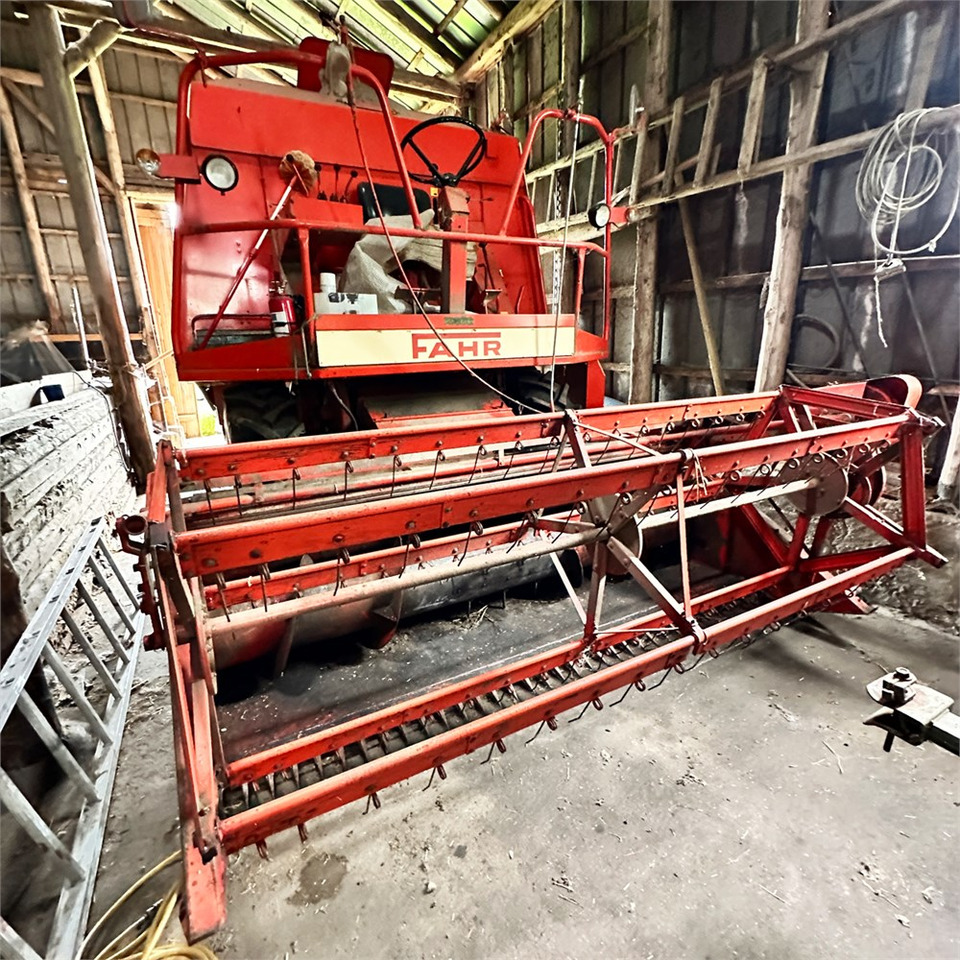 Deutz-Fahr M 750 - Kombajn: slika 1 Deutz-Fahr M 750 - Kombajn: slika 1