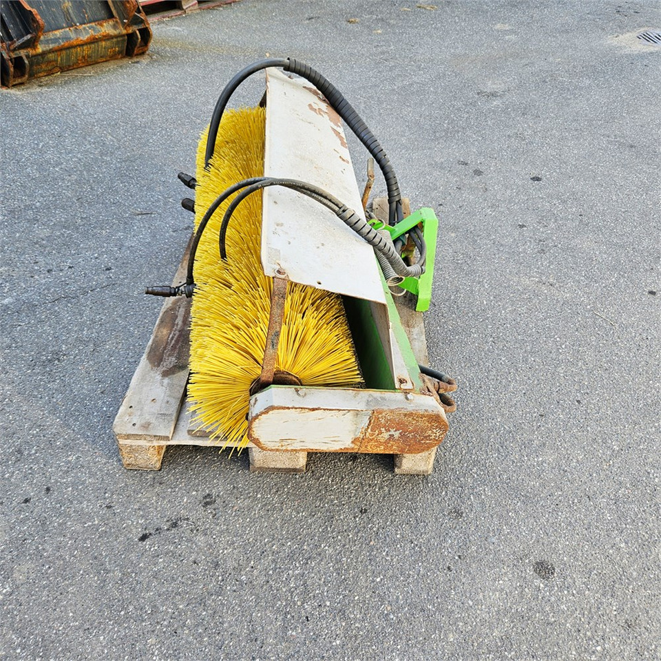 Egholm SK 120 - Metle: slika 1 Egholm SK 120 - Metle: slika 1