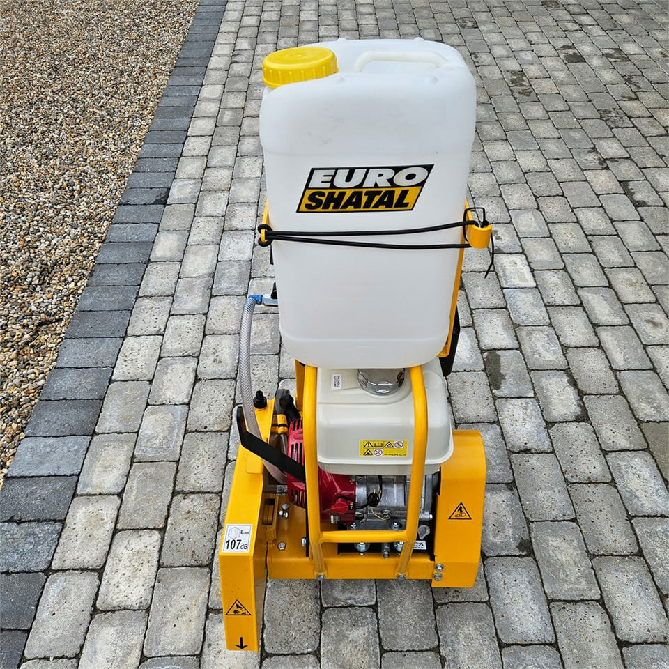 Euro Shatal CS 454M - Mašina za asfalt: slika 2 Euro Shatal CS 454M - Mašina za asfalt: slika 2