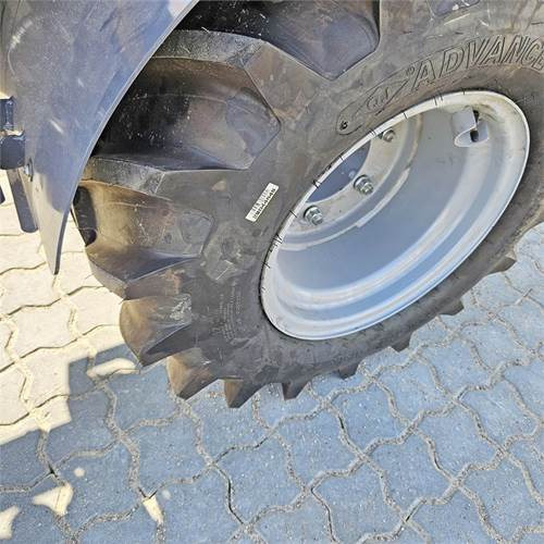 Utovarivač točkaš Eurotrack W12 MS-2: slika 27