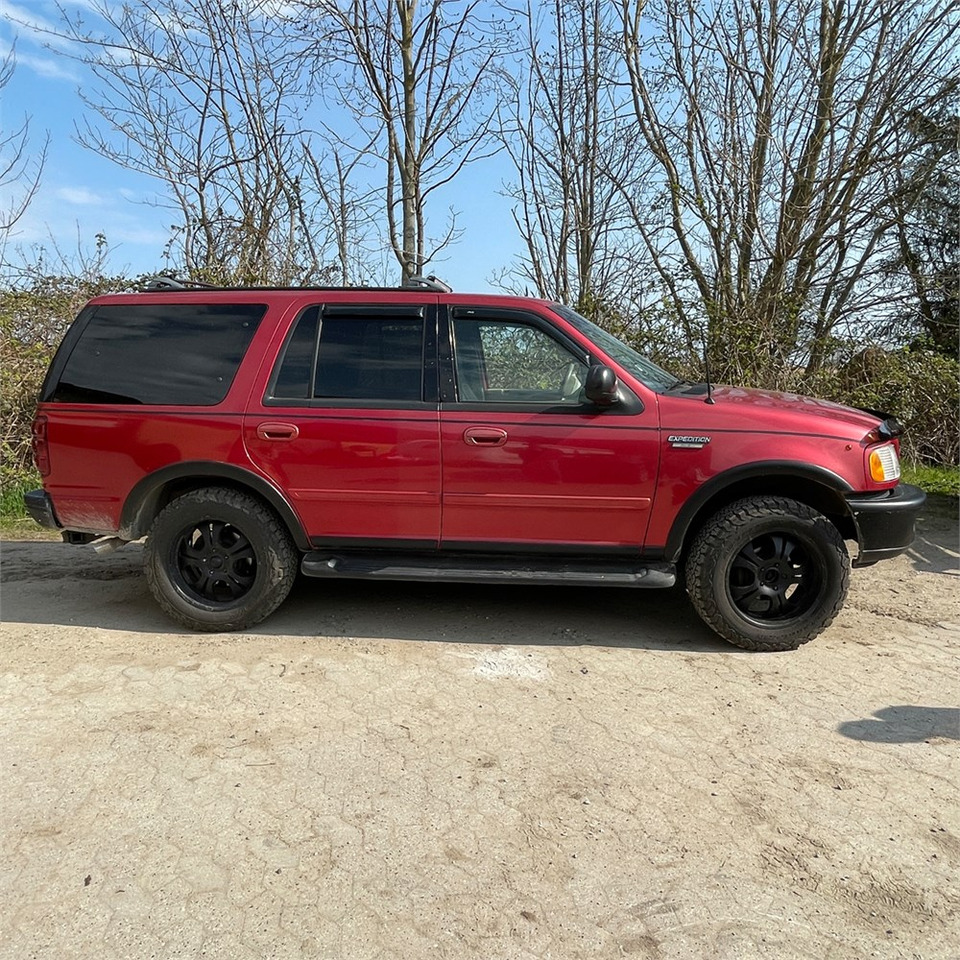 Ford Expedition - Automobil: slika 4 Ford Expedition - Automobil: slika 4