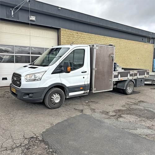 Ford Transit 2.2 TDCi (155HK) Chassis RWD Man - Kamion sa tovarnim sandukom: slika 1 Ford Transit 2.2 TDCi (155HK) Chassis RWD Man - Kamion sa tovarnim sandukom: slika 1
