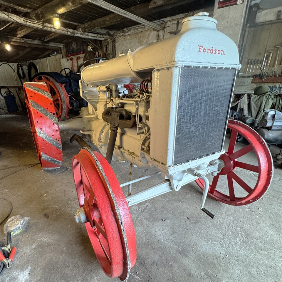 Fordson F - Traktor: slika 2 Fordson F - Traktor: slika 2