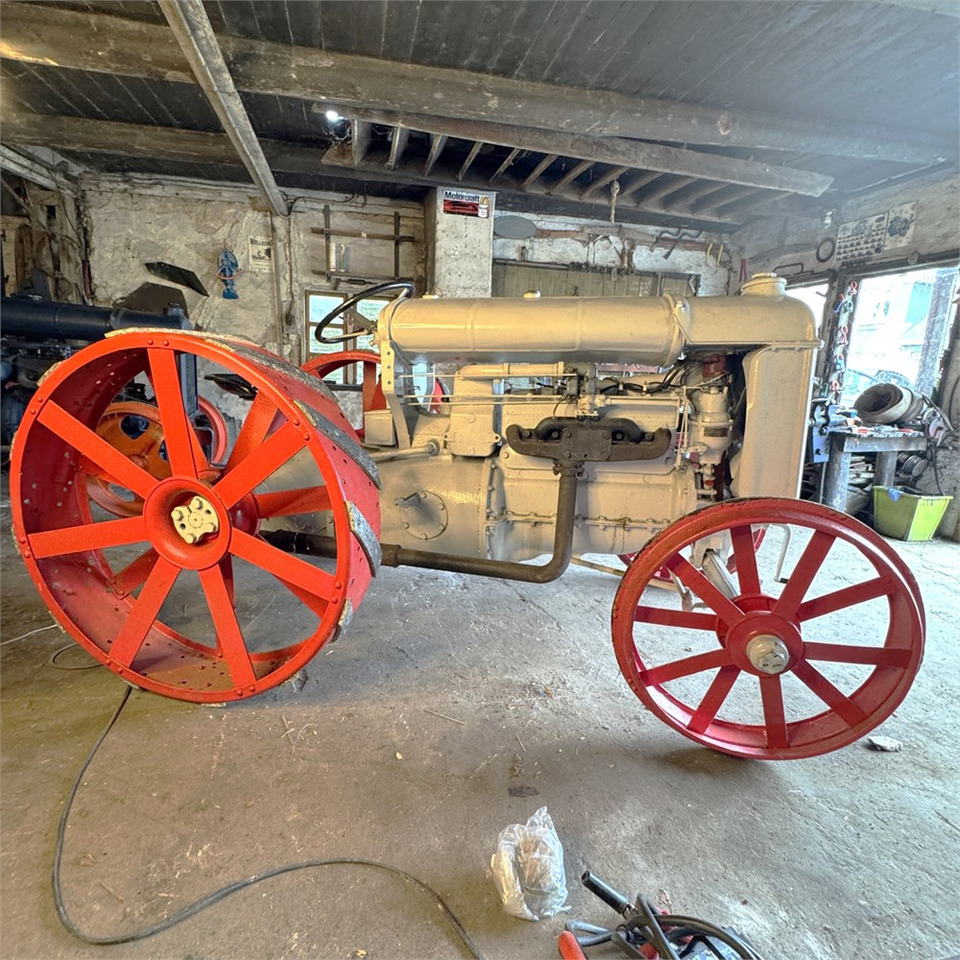 Fordson F - Traktor: slika 1 Fordson F - Traktor: slika 1