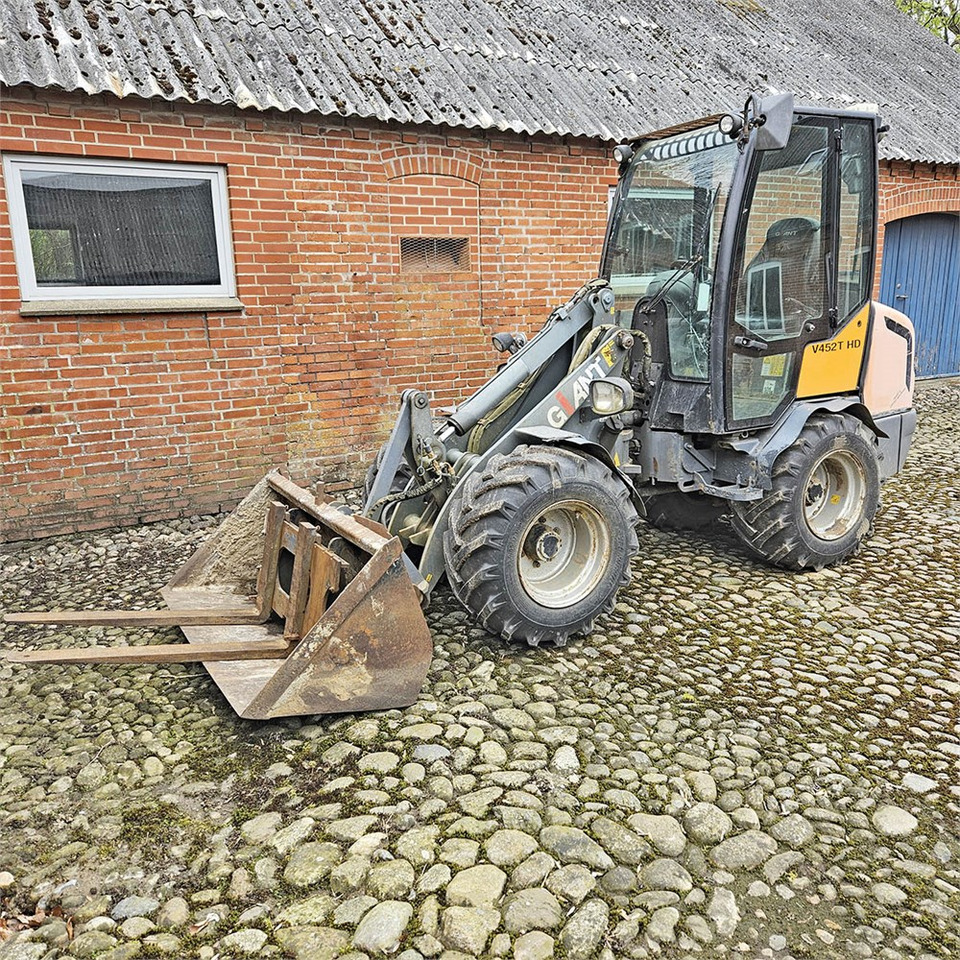 Giant V452T HD - Utovarivač točkaš: slika 1 Giant V452T HD - Utovarivač točkaš: slika 1