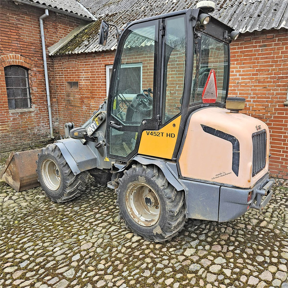 Giant V452T HD - Utovarivač točkaš: slika 3 Giant V452T HD - Utovarivač točkaš: slika 3
