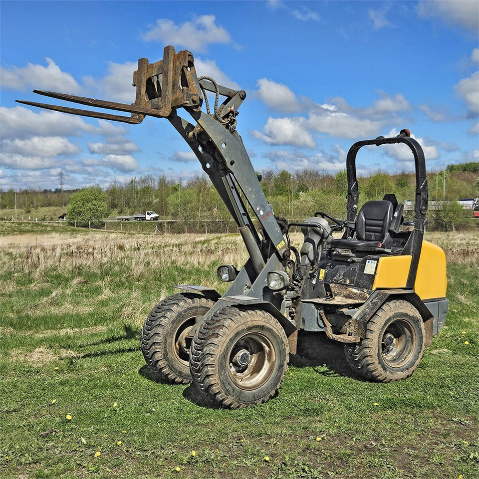 Giant V452T X-TRA HD - Mini utovarivač: slika 4 Giant V452T X-TRA HD - Mini utovarivač: slika 4