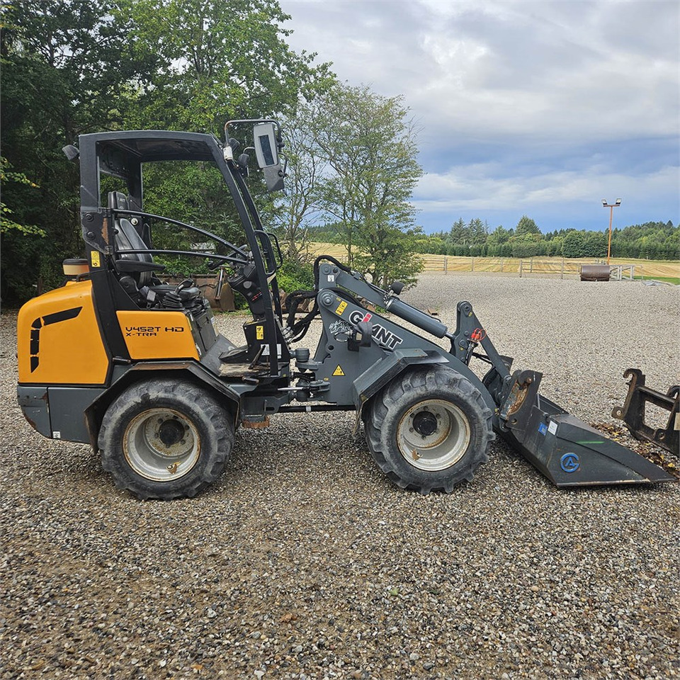 Giant V452T X-TRA HD - Utovarivač točkaš: slika 1 Giant V452T X-TRA HD - Utovarivač točkaš: slika 1