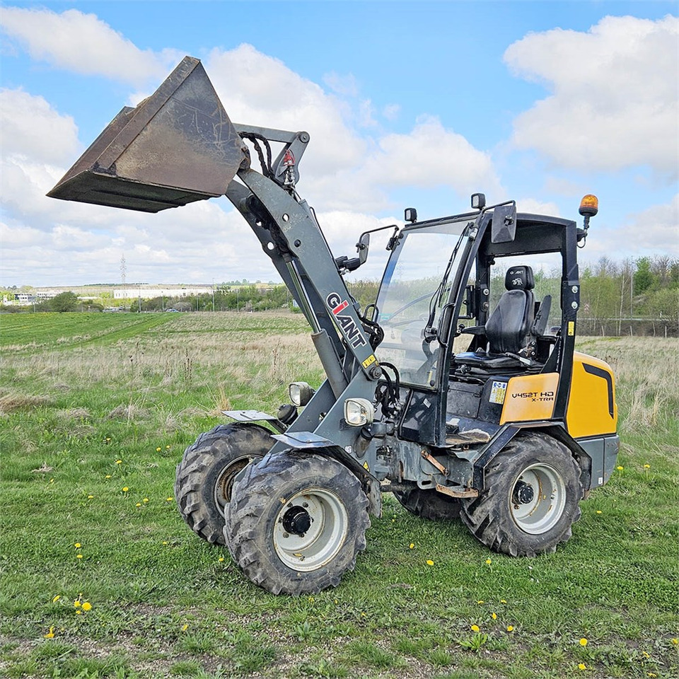 Giant V452T X-TRA HD - Utovarivač točkaš: slika 1 Giant V452T X-TRA HD - Utovarivač točkaš: slika 1
