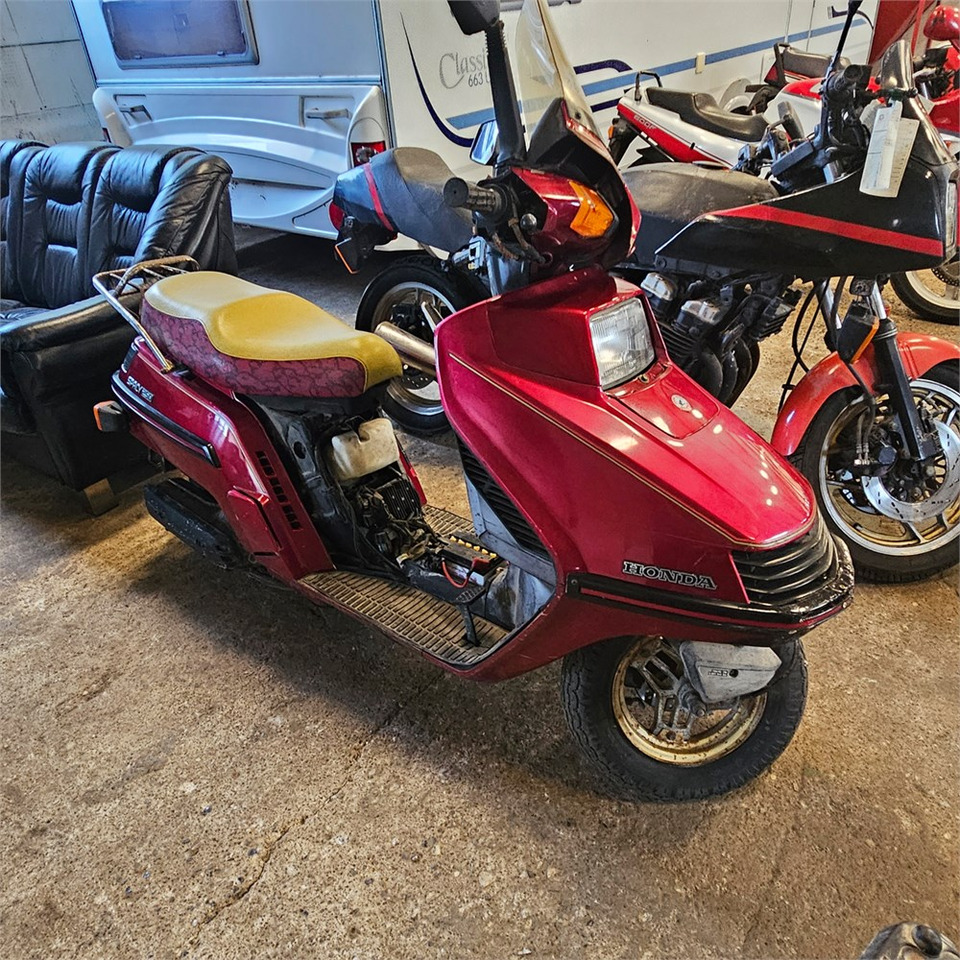 Honda 250 Spacy - Motocikl: slika 1 Honda 250 Spacy - Motocikl: slika 1