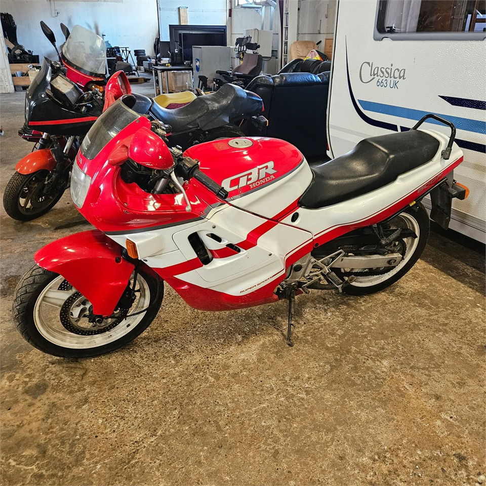 Honda CBR600F Super sport - Motocikl: slika 2 Honda CBR600F Super sport - Motocikl: slika 2