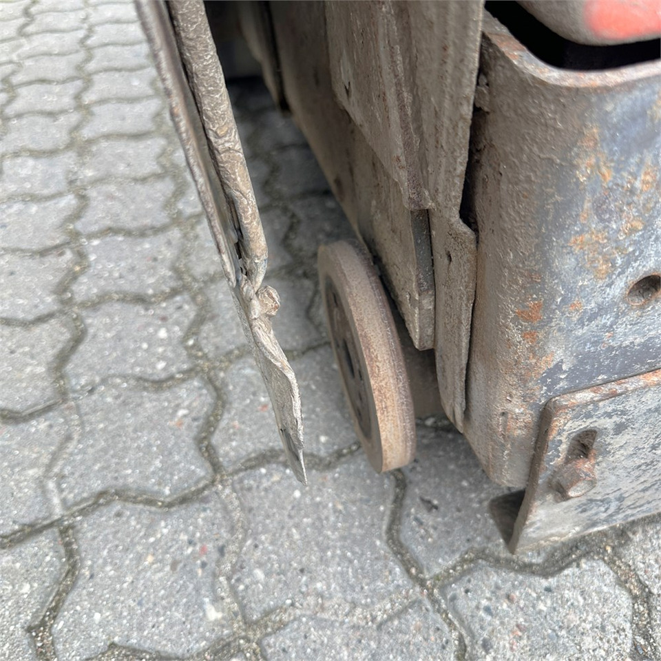 Mašina za beton Husqvarna FS7000 D: slika 23 Mašina za beton Husqvarna FS7000 D: slika 23