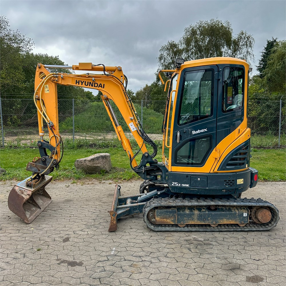 Hyundai Robex 25Z-9AK - Mini bager: slika 1 Hyundai Robex 25Z-9AK - Mini bager: slika 1