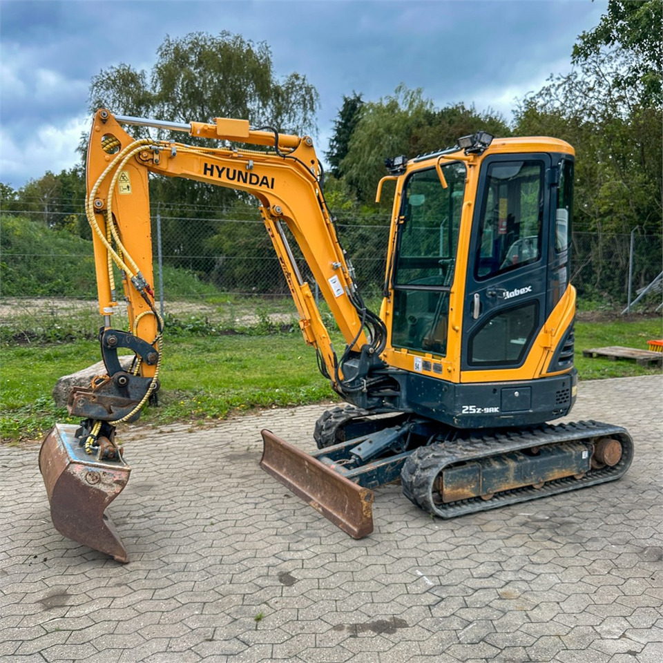 Hyundai Robex 25Z-9AK - Mini bager: slika 2 Hyundai Robex 25Z-9AK - Mini bager: slika 2