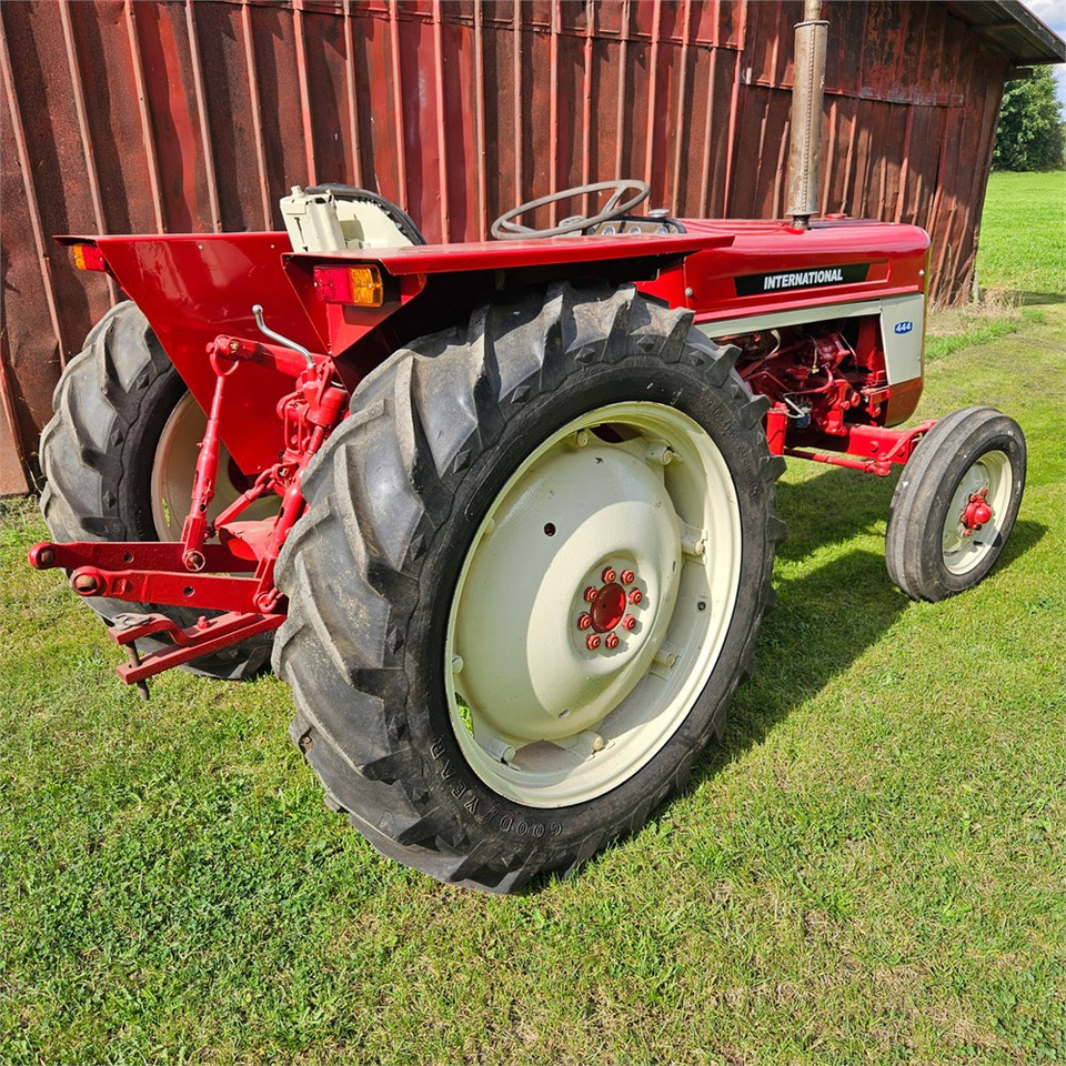 IH 444 - Traktor: slika 4 IH 444 - Traktor: slika 4