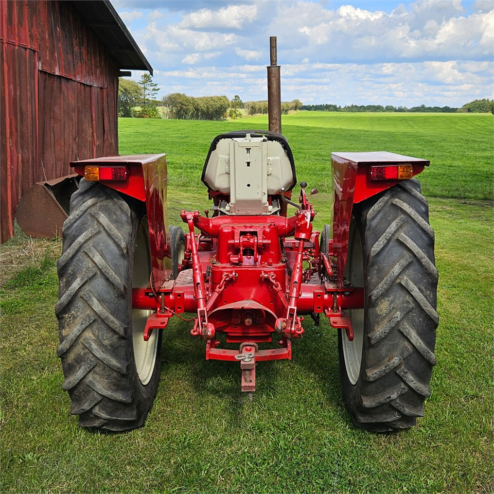 IH 444 - Traktor: slika 5 IH 444 - Traktor: slika 5