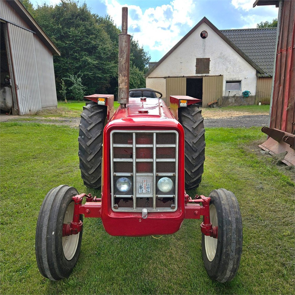 IH 444 - Traktor: slika 2 IH 444 - Traktor: slika 2