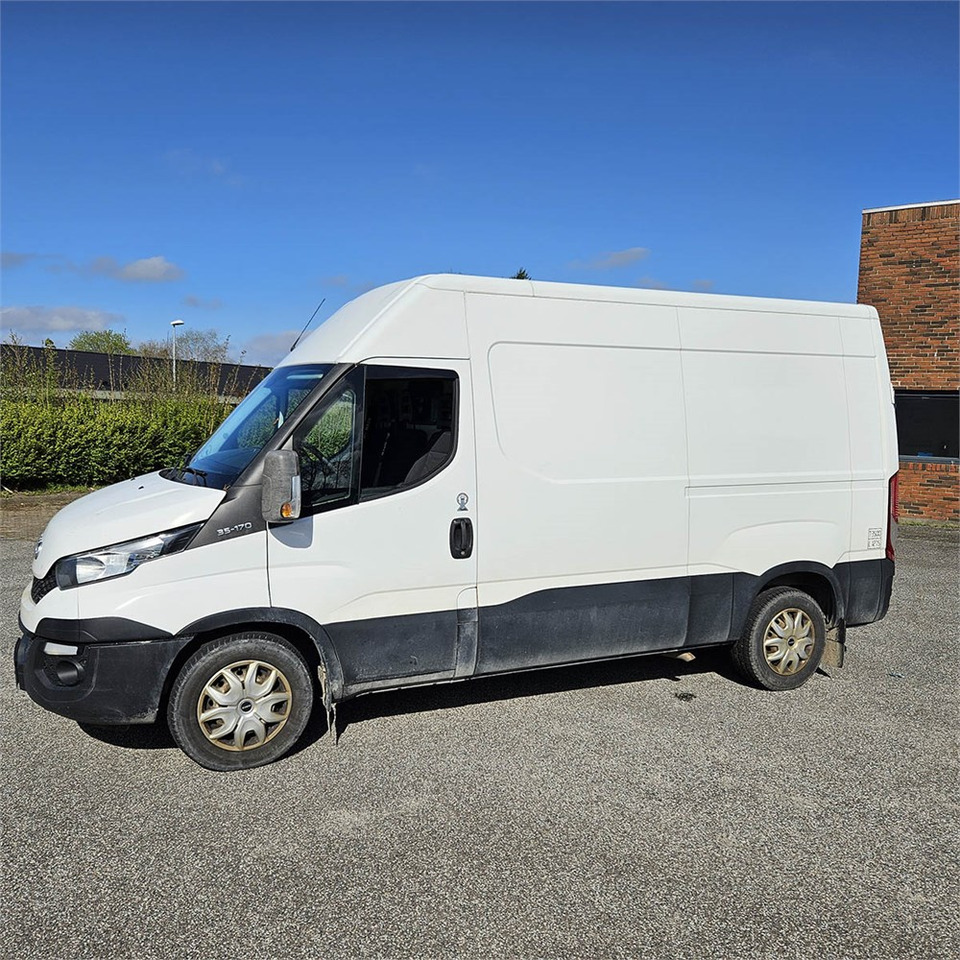 Iveco Daily 35s17 3,0D - Furgon: slika 2 Iveco Daily 35s17 3,0D - Furgon: slika 2