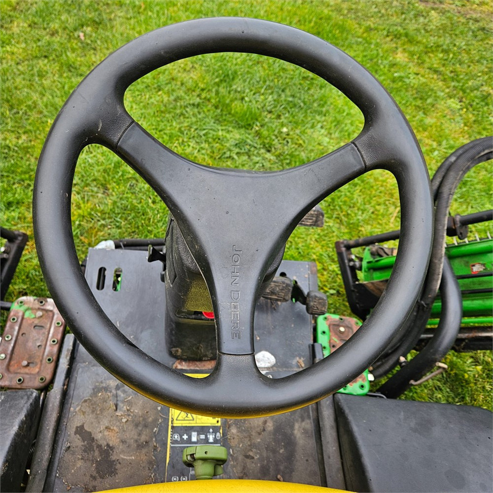 Baštenska kosačica John Deere 3235C: slika 12