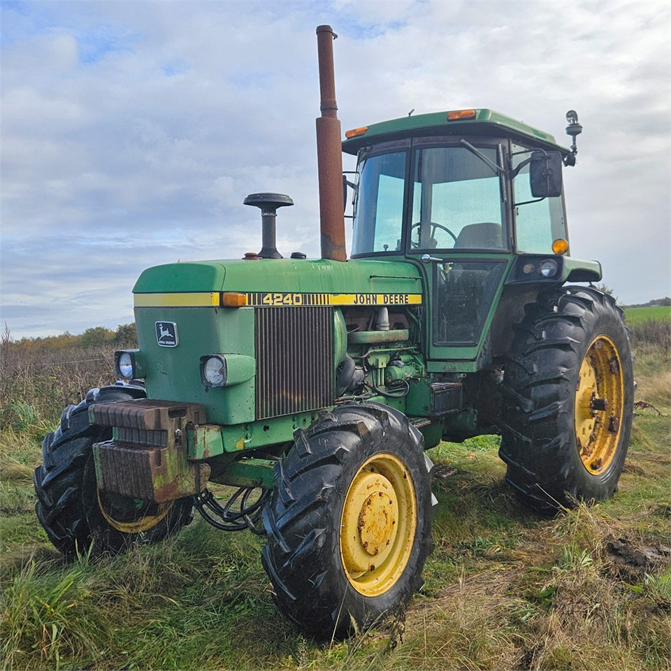 John Deere 4240 - Traktor: slika 3 John Deere 4240 - Traktor: slika 3