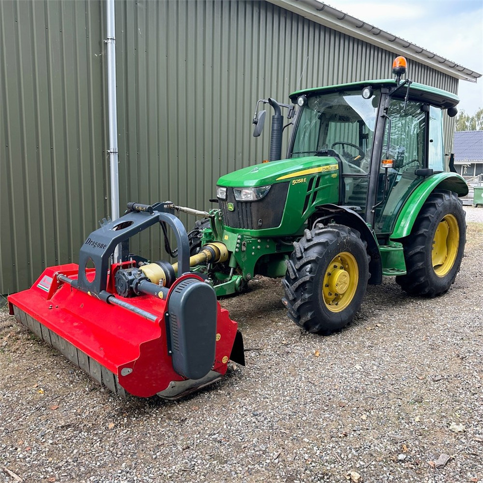 John Deere 5058 E - Traktor: slika 2 John Deere 5058 E - Traktor: slika 2