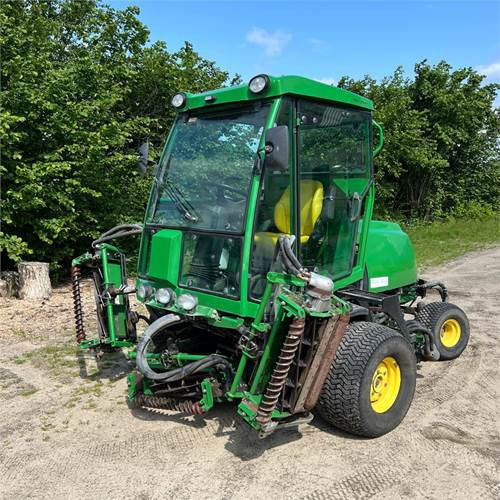 John Deere 8700 PC FM - Baštenska kosačica: slika 1 John Deere 8700 PC FM - Baštenska kosačica: slika 1
