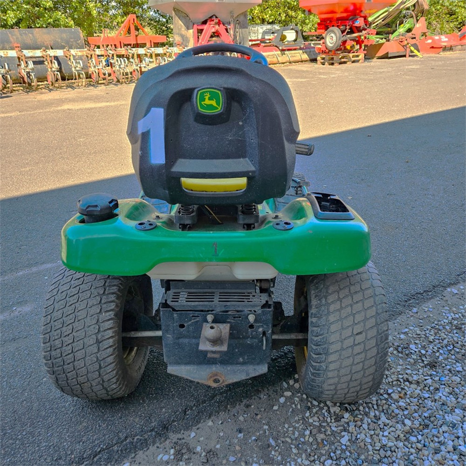 John Deere X304 - Baštenska kosačica: slika 4 John Deere X304 - Baštenska kosačica: slika 4