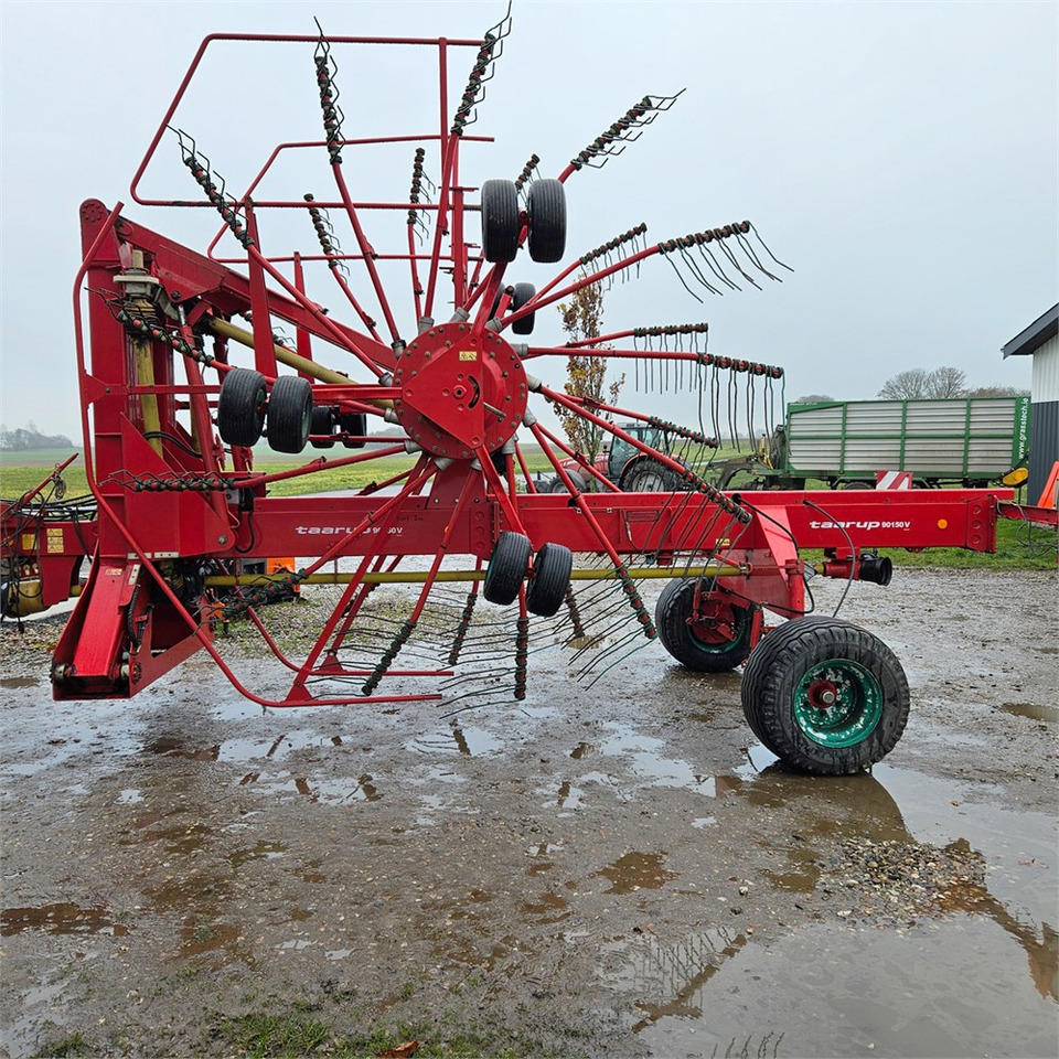 Kverneland Taarup 90150 V - Oprema za prevrtanje i razlaganje: slika 3 Kverneland Taarup 90150 V - Oprema za prevrtanje i razlaganje: slika 3