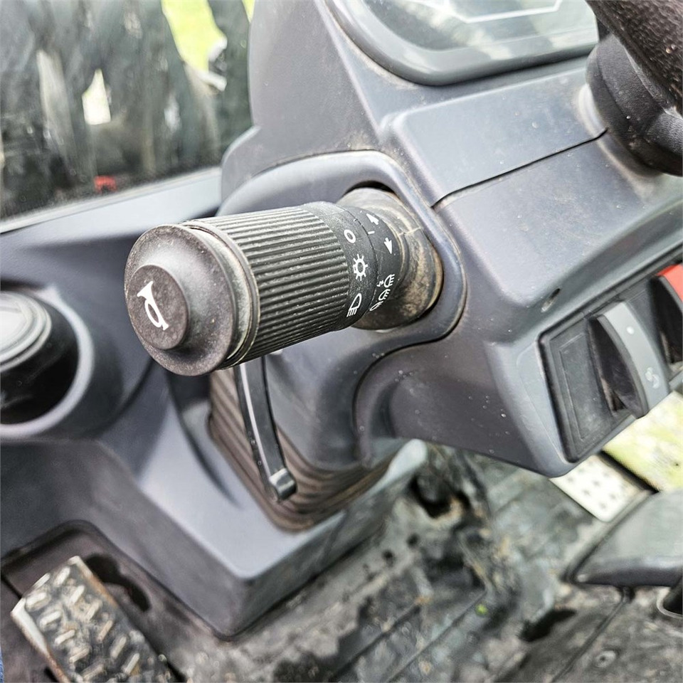 Utovarivač točkaš Manitou MLA 4-50 H-C: slika 18