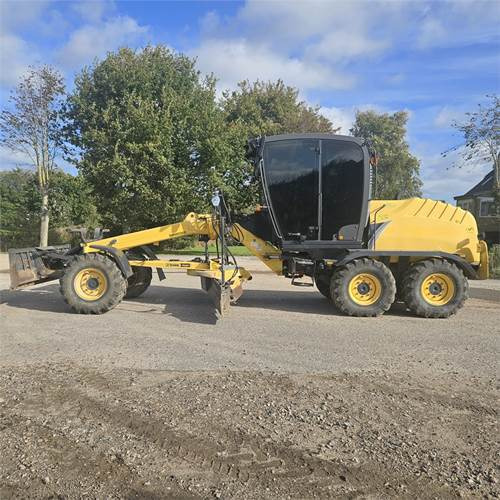 New Holland F 106.7A - Grejder: slika 4 New Holland F 106.7A - Grejder: slika 4
