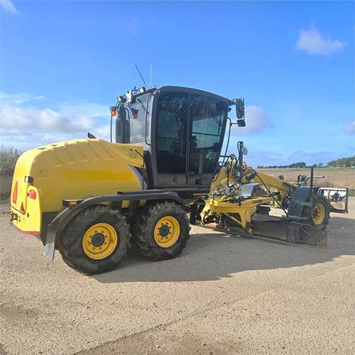 New Holland F 106.7A - Grejder: slika 2 New Holland F 106.7A - Grejder: slika 2