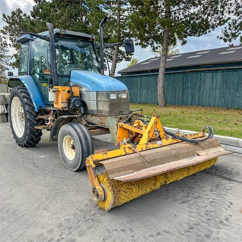 New Holland TS90 - Traktor: slika 1 New Holland TS90 - Traktor: slika 1