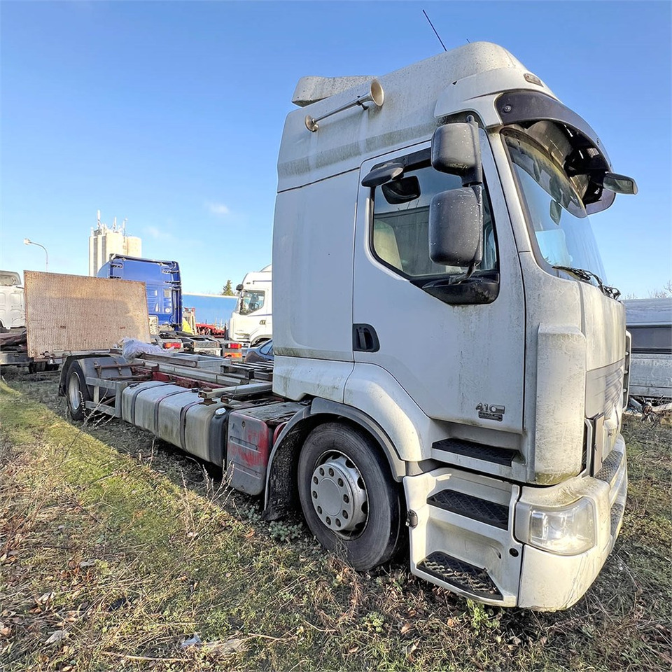 Renault 410 DXI Premimium - Kamion sa golom šasijom i zatvorenom kabinom: slika 1 Renault 410 DXI Premimium - Kamion sa golom šasijom i zatvorenom kabinom: slika 1