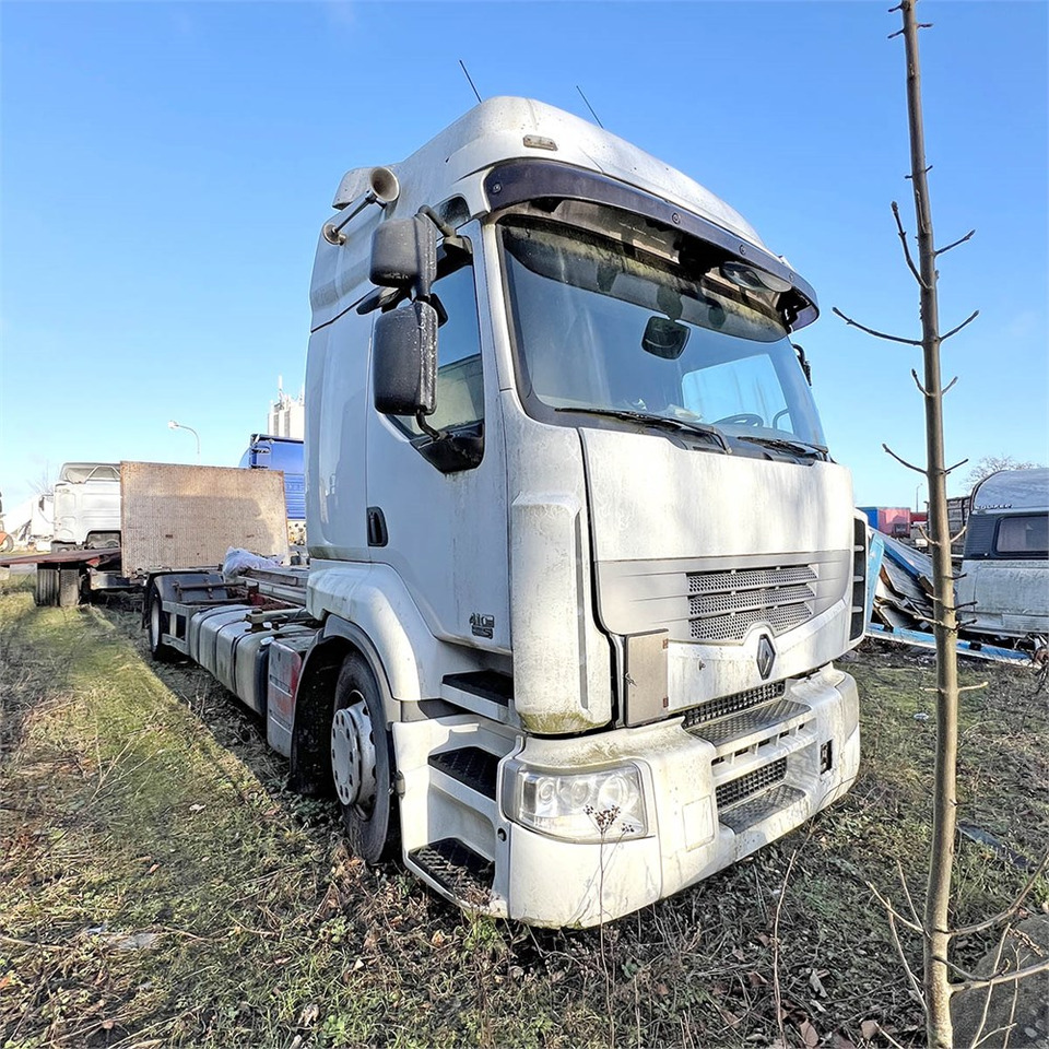Renault 410 DXI Premimium - Kamion sa golom šasijom i zatvorenom kabinom: slika 2 Renault 410 DXI Premimium - Kamion sa golom šasijom i zatvorenom kabinom: slika 2